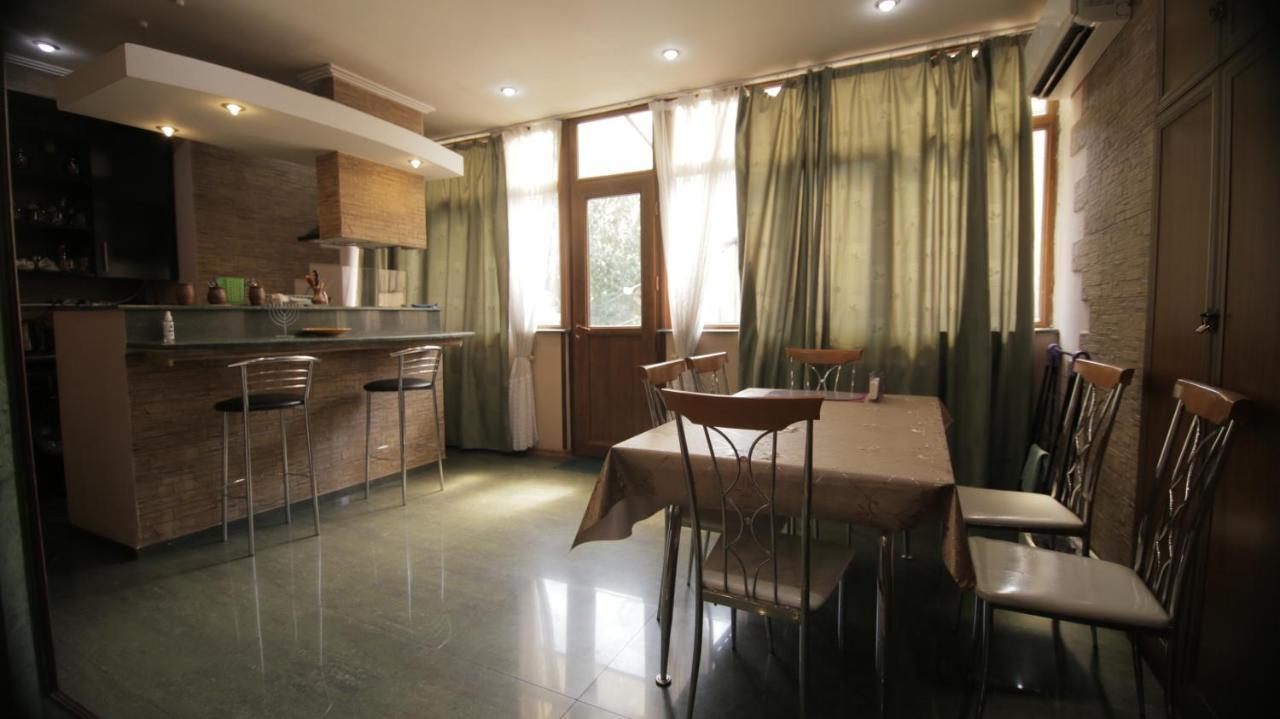 Apartment On Sanapiro Tbilisi ภายนอก รูปภาพ