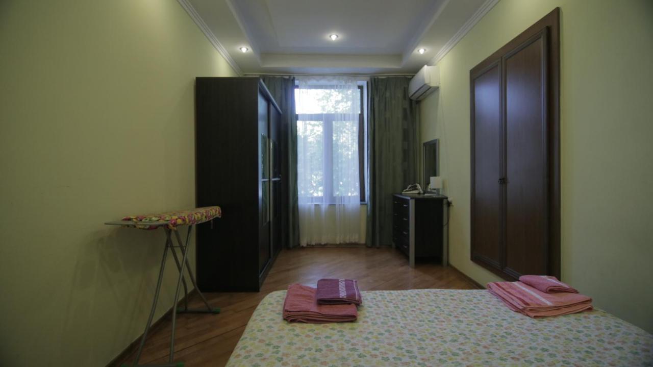 Apartment On Sanapiro Tbilisi ภายนอก รูปภาพ